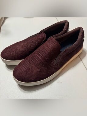 Dr. Scholl's Madison Women’s 9 slip-on shoes sneakers faux leather snake suede